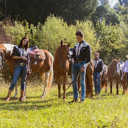 Ranch Marina Semesteranläggning (resort)